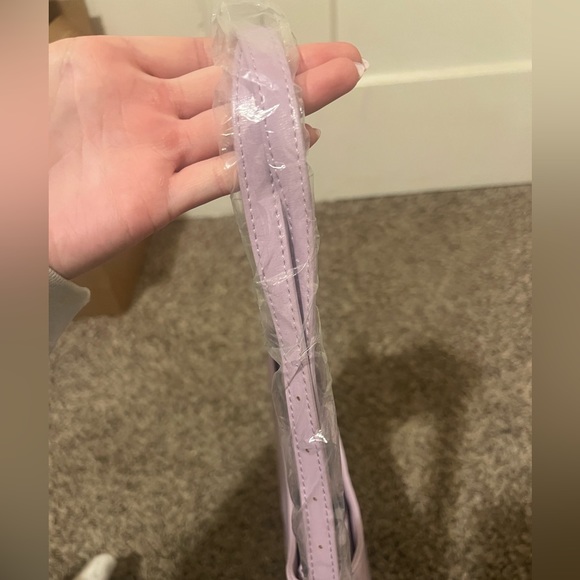 Lavender Handbag - Picture 3 of 3